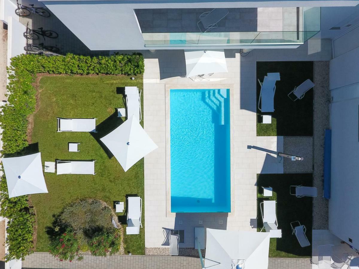 25 Apartment *
